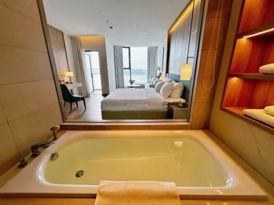 Highfloor View Beach in Alacarte Ha Long – Photos 15
